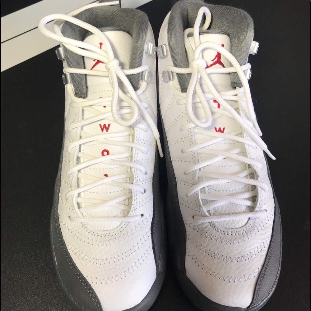 -Jordan retro 12 7Y